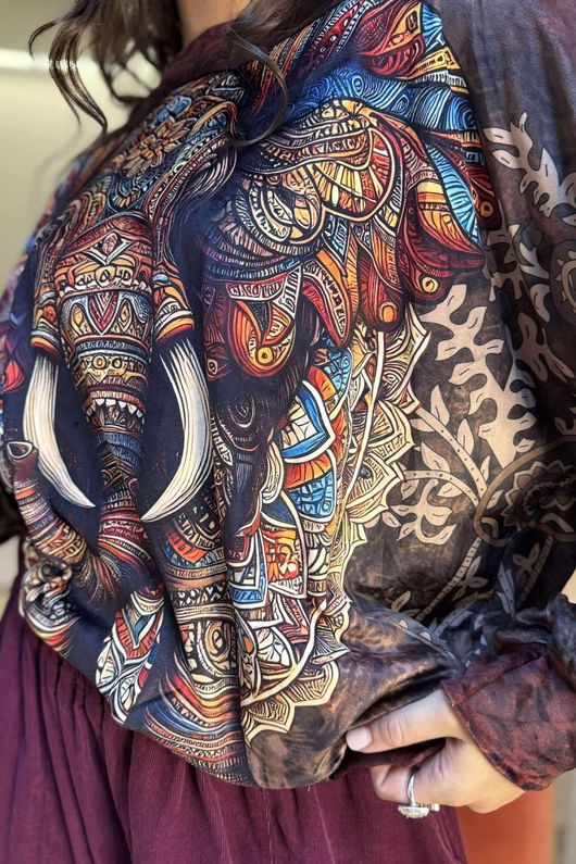 Lomi Mandala Stretch Velour Sweatshirt Chocolate